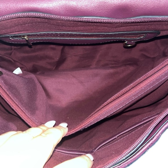 Quilted Luggage Tote W/Chain Strap, Plum & Gold-tone Hardware, Turn lock - Picture 8 of 12